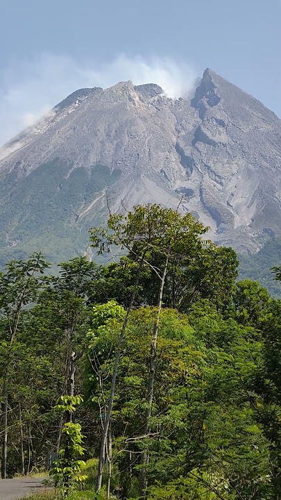 Merapi Update Releases Volcanic Material Upstream of Boyong River, Sleman