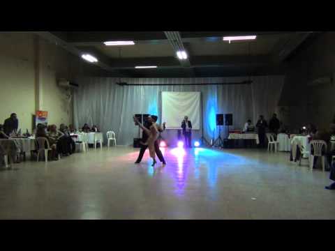 Gallo Ciego - Leonardo Barri y Paula Ballesteros