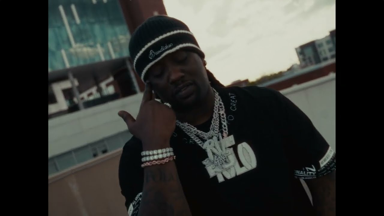 Yolo Ru- Type Sh*t ( Official Video) adlı videoyu YouTube'da izle Yolo Ru- Type Sh*t ( Official Video) adlı videoyu YouTube'da izle