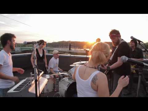 City of Music: Communist Daughter performs "Oceans"