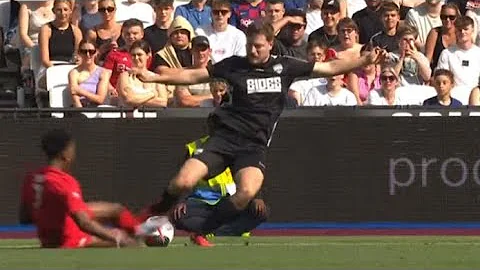 IShowSpeed Slide Tackles MrBeast 🤯