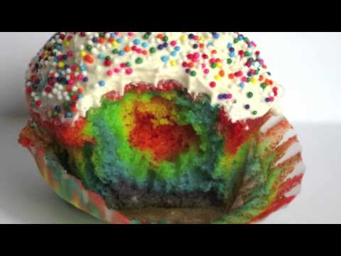 How to Make Rainbow Cupcakes 20