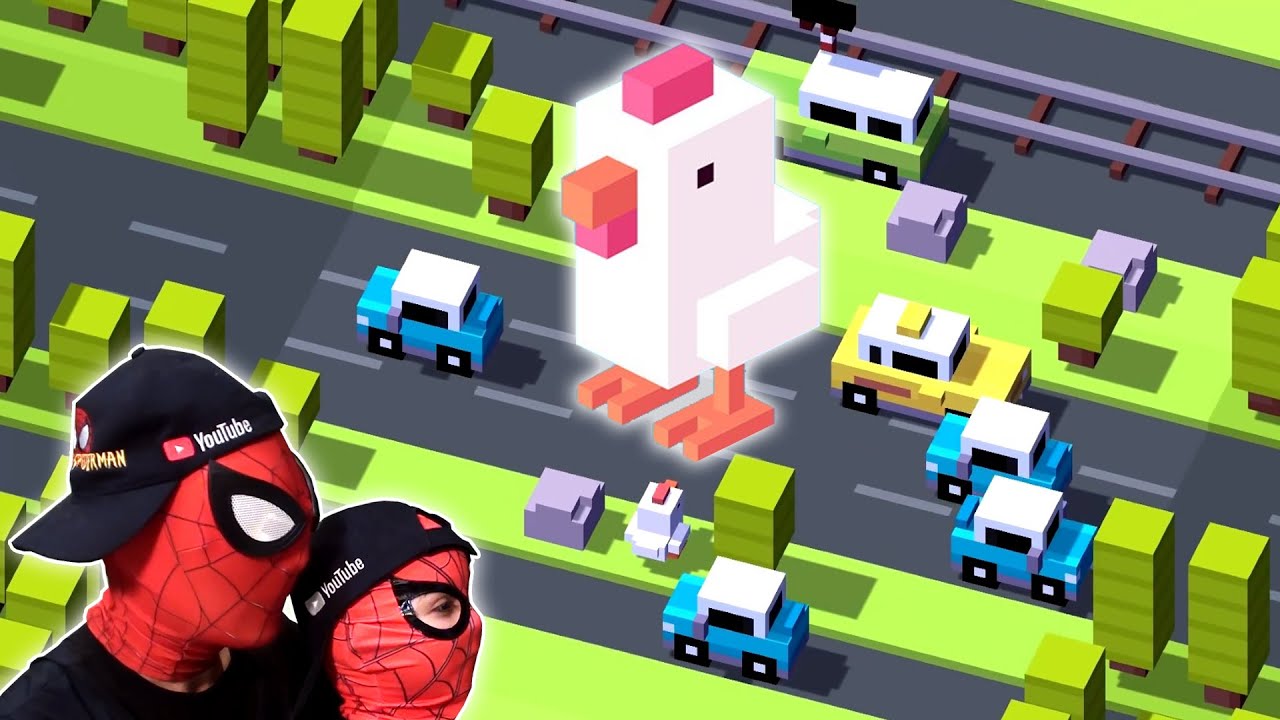 Papai e Pequeno Homem Aranha Jogo da Galinha Atravessando a Rua! Crossy  Road 