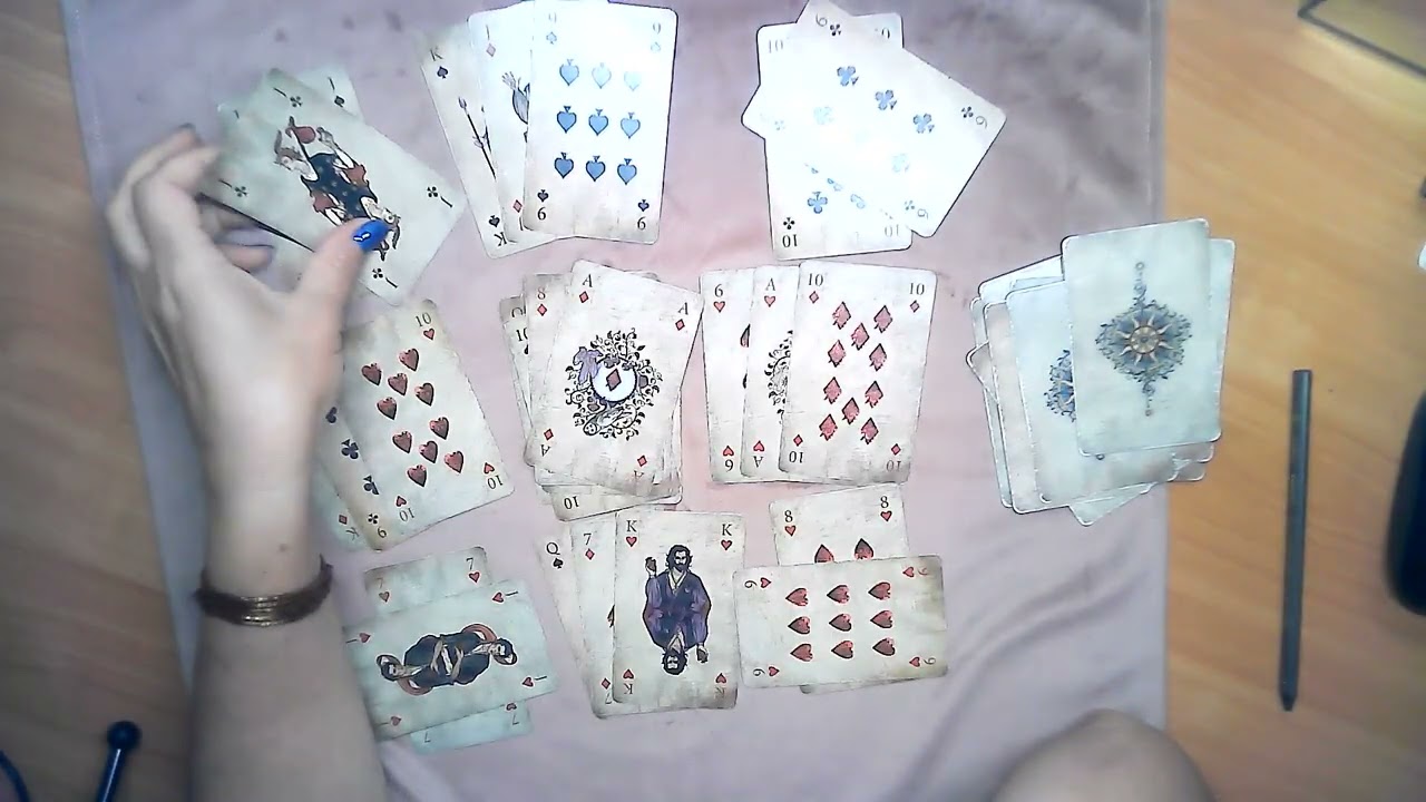 Что думает Крестовый Король о Червовой Даме