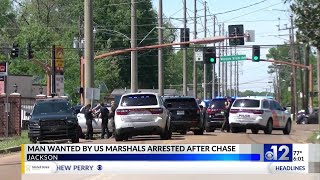 Man wanted by US Marshals arrested after chase in Jackson