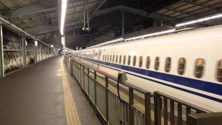N700系新幹線のぞみ号岡山行き 新神戸駅到着