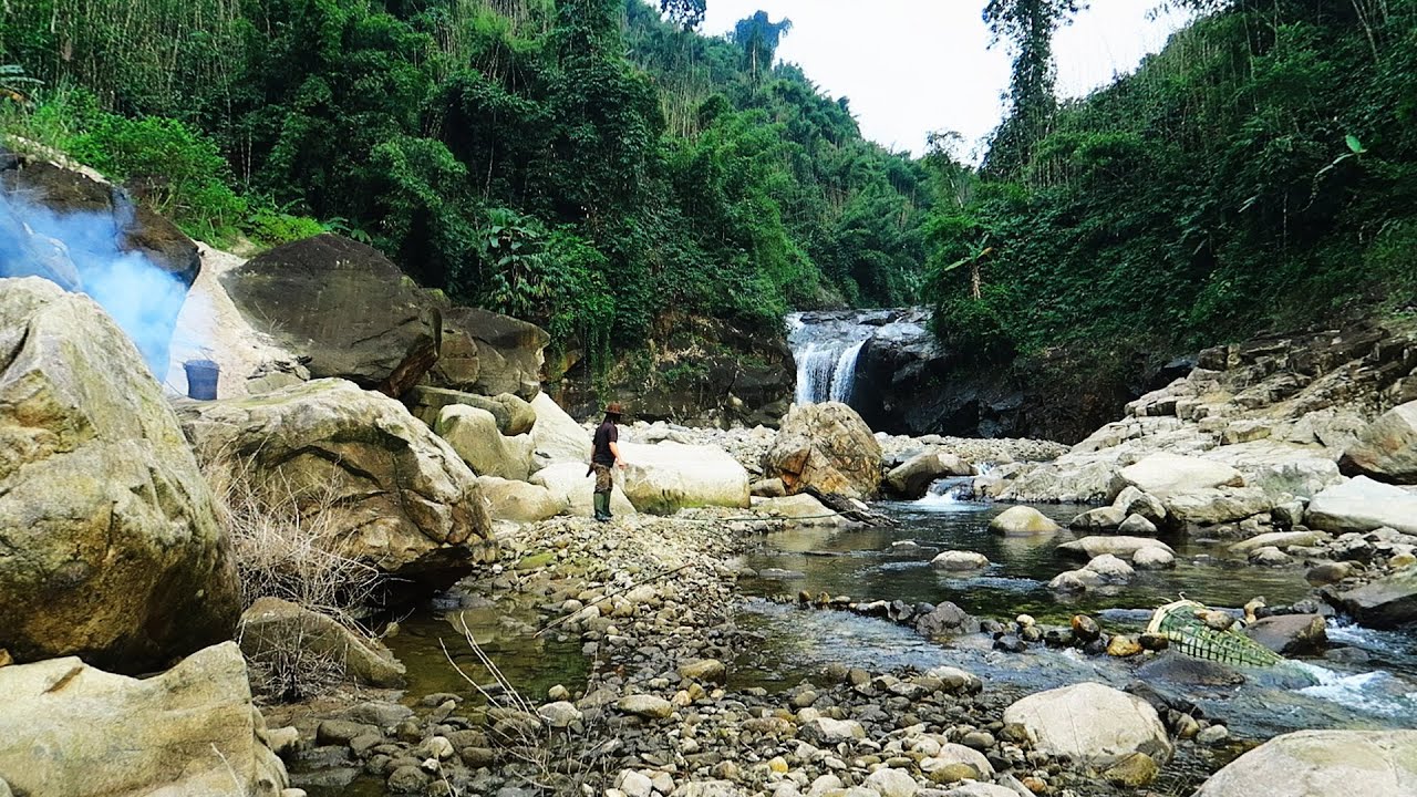 ловушка для рыбы, приготовление пищи и убежище в пещере: выживание в одиночку | ЭП.117