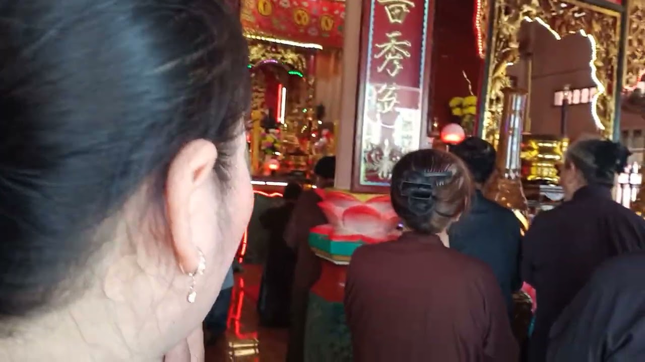 Đi chùa ông 3 Thới 