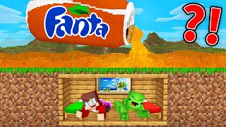 JJ and Mikey Bunker vs Fanta Flood in Minecraft (Maizen)