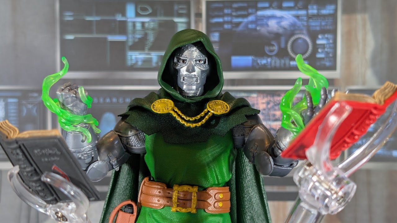 Hasbro Marvel Legends Fantastic Four Retro Collection Doctor Doom