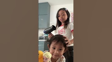 LUCU BANGET KAKAK ADIK INI 😍 LEIKA MAKEUP IN LEXIE JADI ELSA #leika #viralvideo #shorts