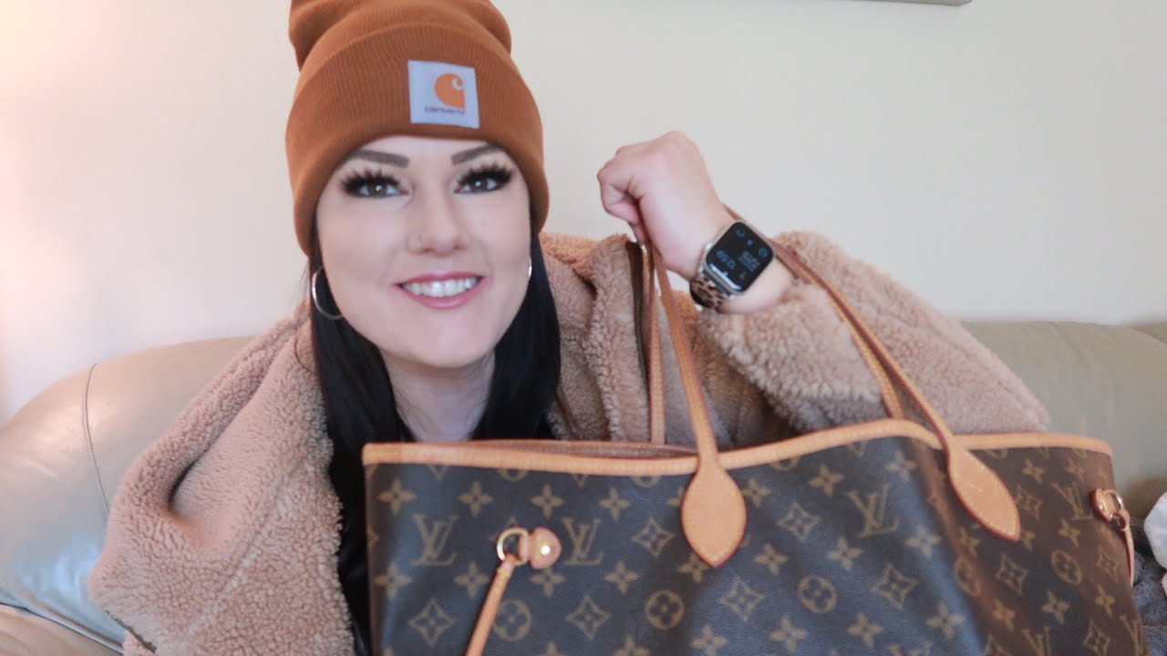 What’s in my Louis Vuitton Neverfull GM?!
