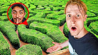 CACHE CACHE dans un ÉNORME LABYRINTHE !