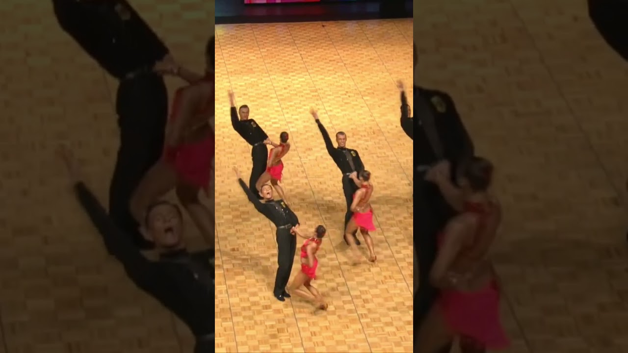 What a nostalgic song and an amazing performance! Blau-Weiss Buchholz 🇩🇪