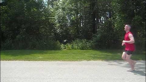 Jason Robillard barefoot running form 2009