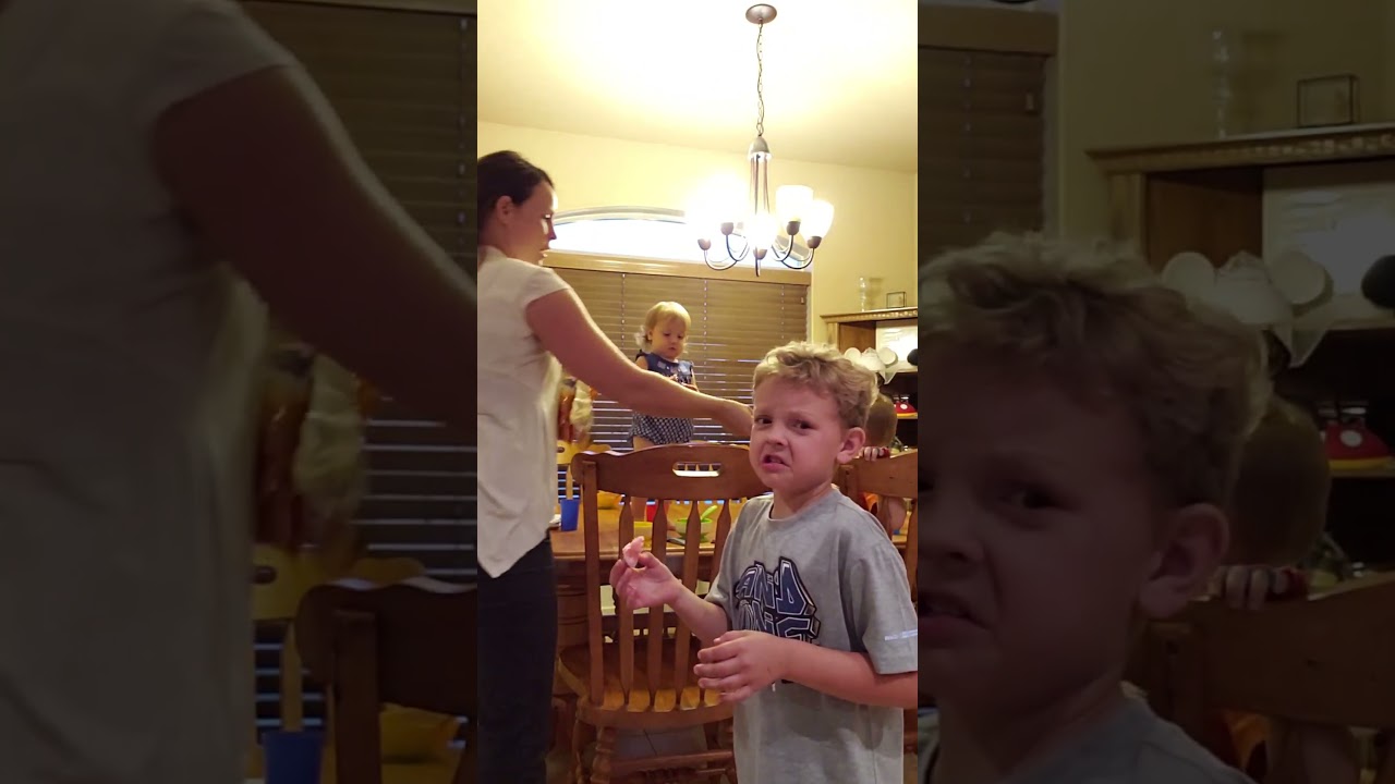 Reaction to Bacon Flavored Cotton Candy!!!