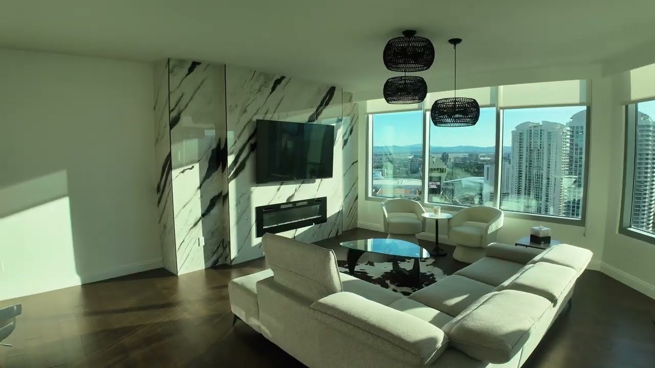 Turnberry Towers in Las Vegas 33rd Floor 2 bed 2 bath Fully updated unit