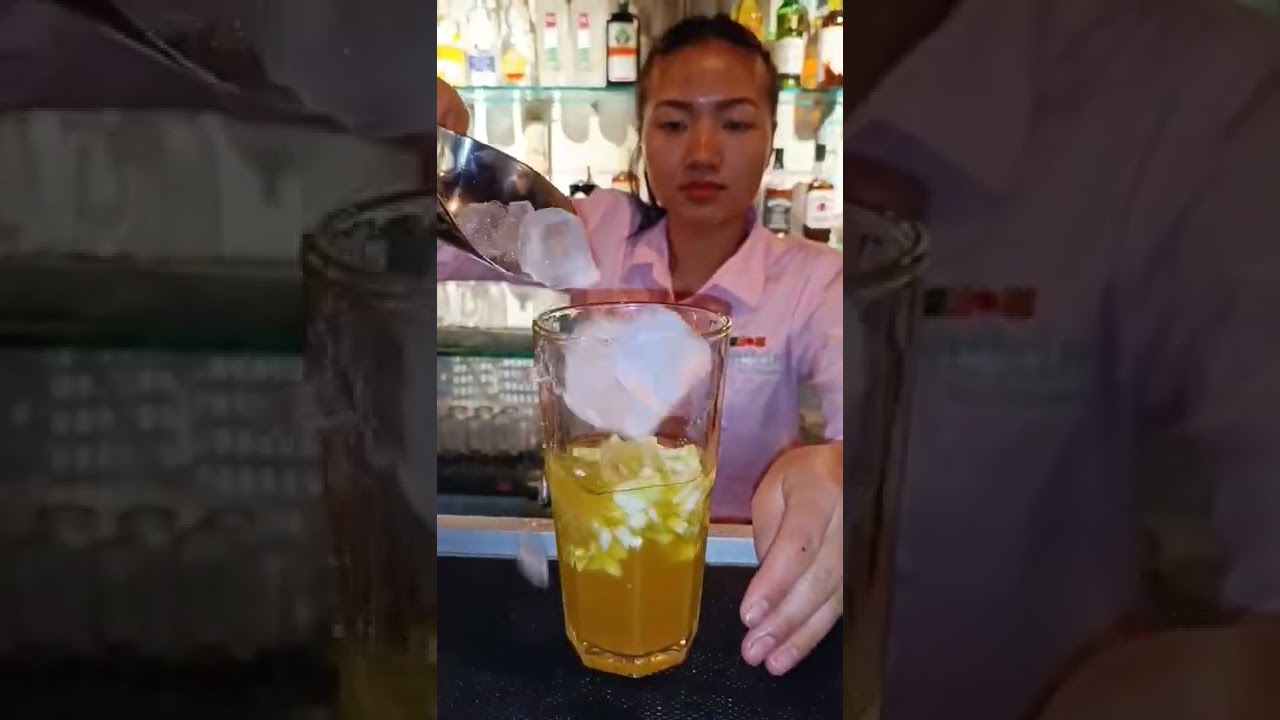 Lady Bartender Made Nature Lover  😍🍹🍹