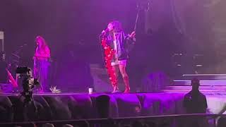 Umi “Moonlit Room” (live)