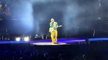 SKUSTA CLEE performs KALIMUTAN KA in Philippine Arena: “Salamat sa mga hindi nang-iwan!"