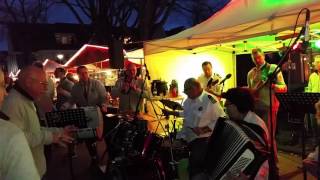 Download Lagu Gezellig nog even een muziekje na MP3