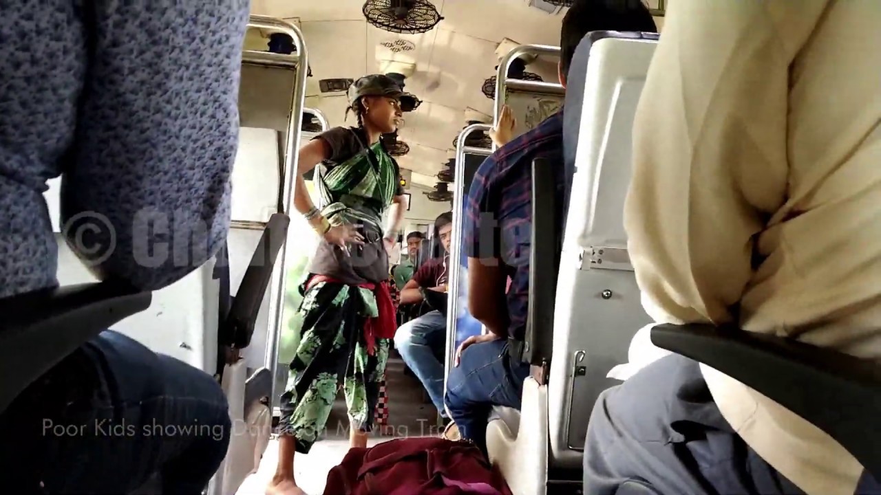 Poor Teen Girls Dancing and Showing Stunt on Moving Train for his Livelihood