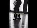 انا انسانه كل ما ضاقت فيني الدنيا ربطت الشال ورقصت
