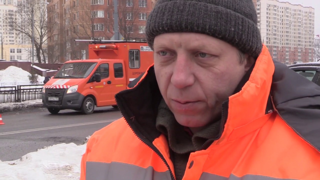 Как спасти дороги зимой? Ямочный ремонт в Павшинской пойме. - YouTube