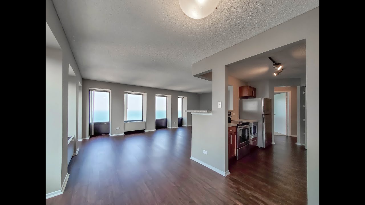 Spacious OneBedroom Apartment in Streeterville, Chicago Axis