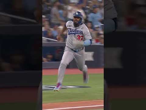 KIKÉ HERNÁNDEZ GETS THE #WORLDSERIES STARTED!