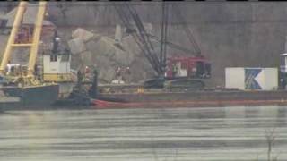Crew Pulls Sunken Boat From Ohio River