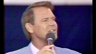 Glen Campbell Sings “The Hand That Rocks the Cradle”/Bob Hope Skit