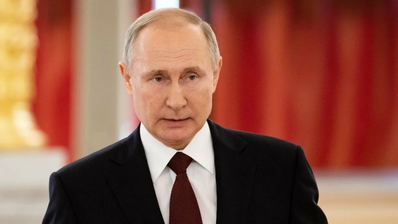 Путин объявил о повышении МРОТ в 2024 году
