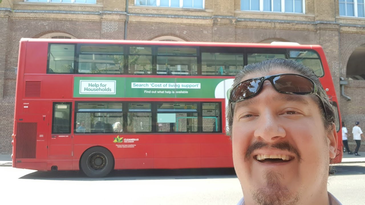 An old B9TL 'Wright Volvo' Double Decker Bus on a 2010/59 reg plate. 🚍🤳🤗👍