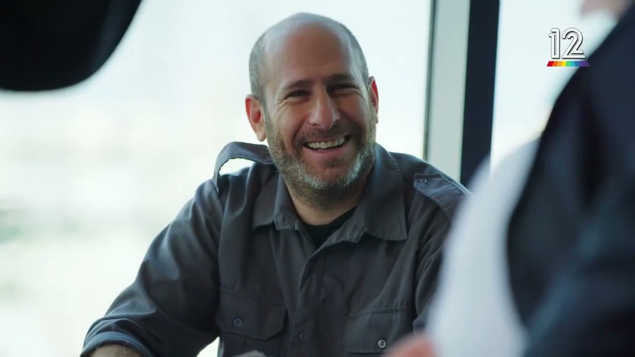 אוף דה רקורד - ארץ נהדרת: חנוך דאום מראיין את דוד ביטן