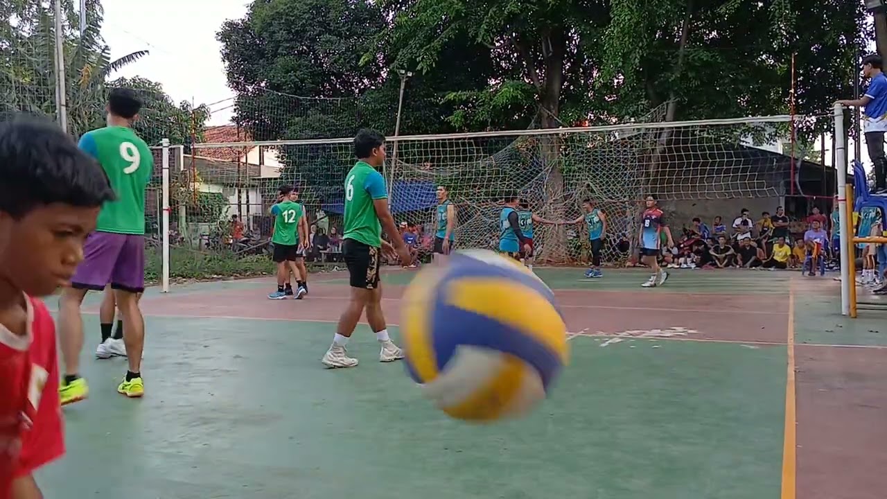      Pup permata vs trans cabe  sekor 2-0 turnamen lapangan kelurahan harapan jaya bekasi 