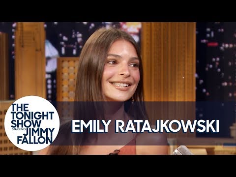 Emily Ratajkowski Breaks Her Cali-Girl Rules to Taste an NYC Taco