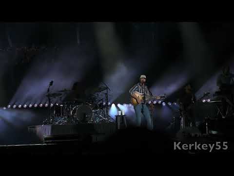 Riley Green - Different 'Round Here (Live)
