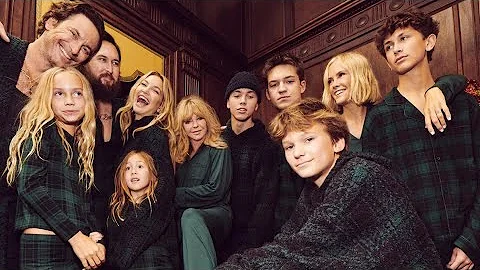✨ Kate Hudson & Goldie Hawn’s SKIMS Holiday Pajamas Are Selling Out Fast – What’s Still Available? 🎄
