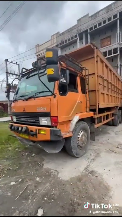 Bismillah dijual fuso dump truck long tahun 2017. Untuk info lebih jelas silahkan hubungi08127681739