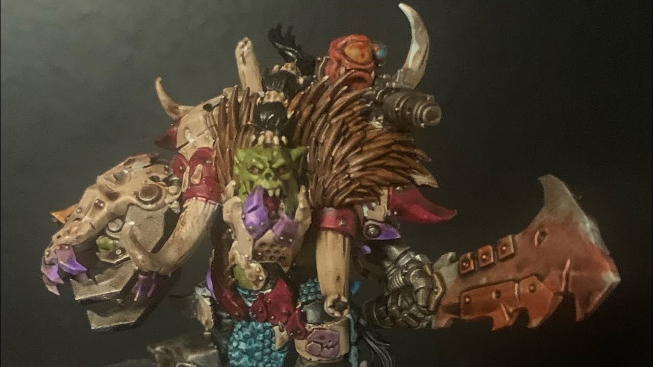 Guess what I’m finally painting! #warhammer40k #warhammer #miniature #orks40k #orks 