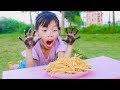 Kids Play Throws Bowling Make French Fries! Kids Johny Johny Yes Papa Song Children