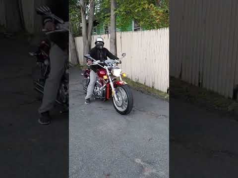 Video: Për honda vtx 1300?