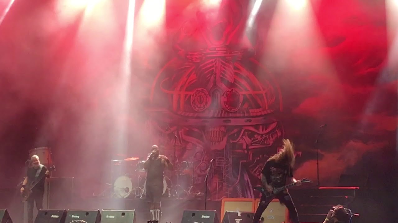 Sepultura - Roots Bloody Roots LIVE Leyendas del Rock 2018 - YouTube