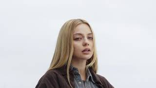 Yalangoch ayolning gozal qiyofasi