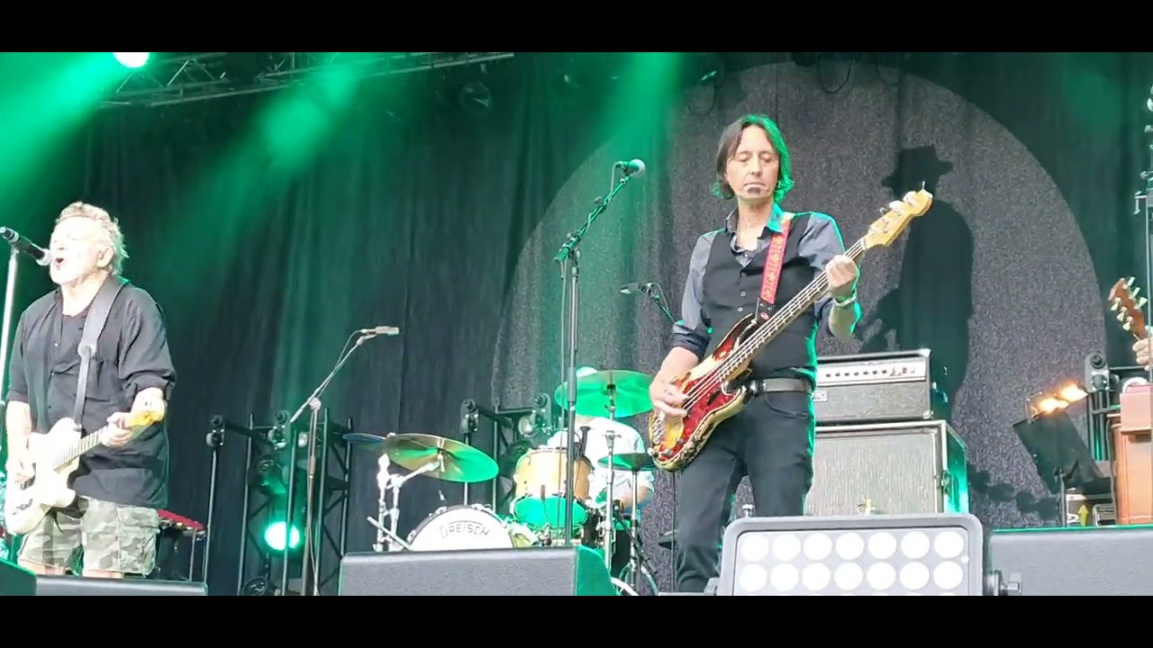 Ryggen fri Ulf Lundell Norrköping 27 juli 2022 - YouTube