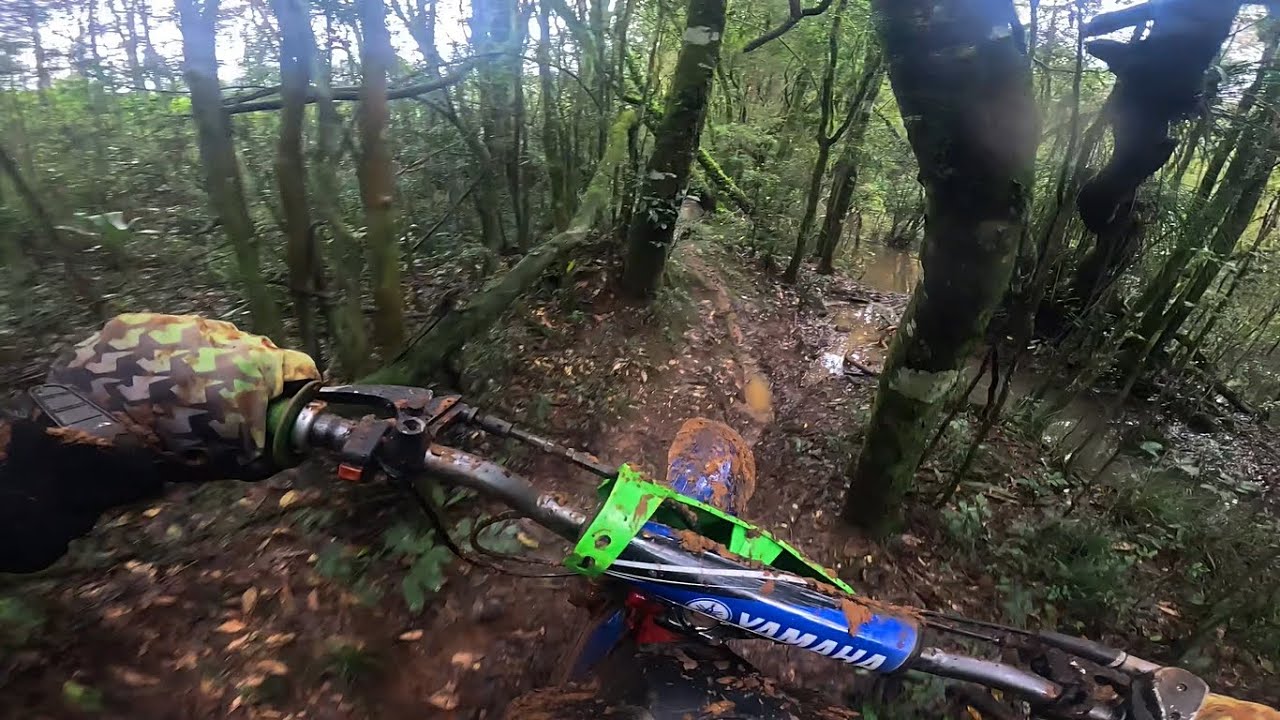 TRILHA NA LAMA DE DT180!