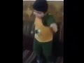 مسخرة طفل يرقص على اغنية مفيش صاحب يتصاحب