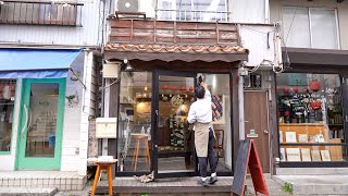 Close contact with a sweet shop that is very popular for its new and creative sweets.