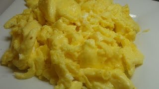 Perfect Scrambled Eggs in three simple steps